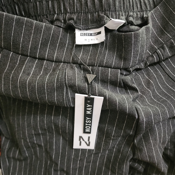New Noisy May Pinstriped Pants With Slit Hem - Picture 8 of 9